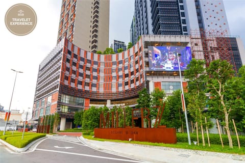 Property building, Street view, Location