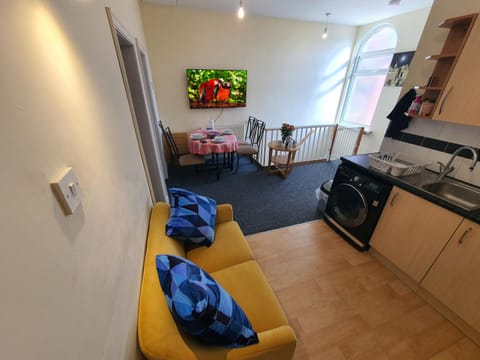 Property building, Communal lounge/ TV room, TV and multimedia, Living room