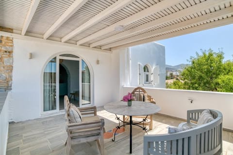 Patio, Day, Balcony/Terrace, Balcony/Terrace, Seating area