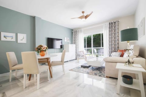 Living room, Photo of the whole room