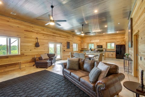 Burkesville Cabin, 3 Mi to Dale Hollow Lake! Cabin in Tennessee