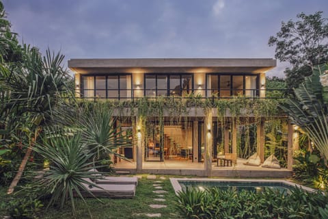 Property building, Garden, Swimming pool