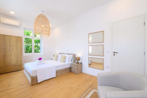 Bed, Photo of the whole room, Bedroom, towels, wardrobe