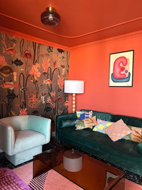 Living room, Seating area