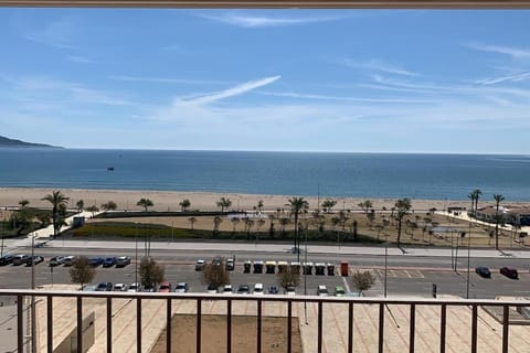 Day, Natural landscape, Balcony/Terrace, Beach, Sea view, Location