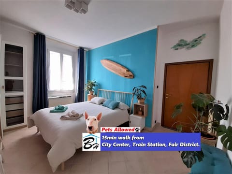 TV and multimedia, Photo of the whole room, Bedroom, wardrobe, air conditioner