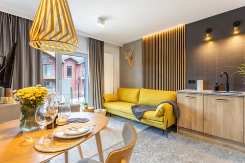 Kitchen or kitchenette, Seating area
