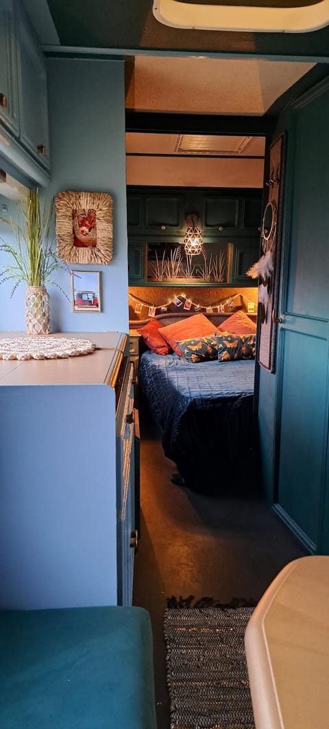 Kitchen or kitchenette, Bedroom