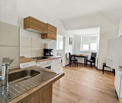 Kitchen or kitchenette, Dining area, stove