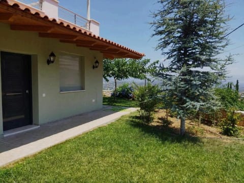 Property building, Day, Natural landscape, Garden view