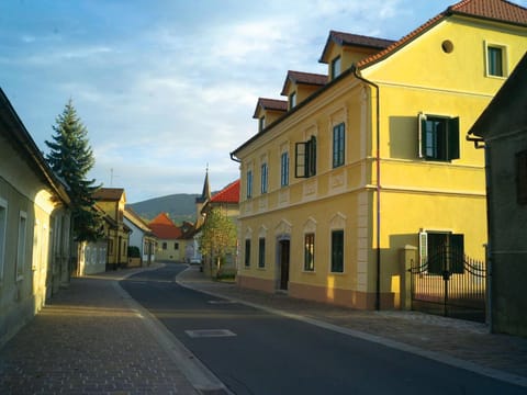 Property building, Facade/entrance