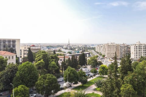 City view, Street view