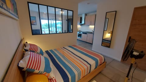 Photo of the whole room, Bedroom