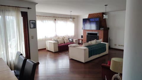 Communal lounge/ TV room, Living room, Evening entertainment