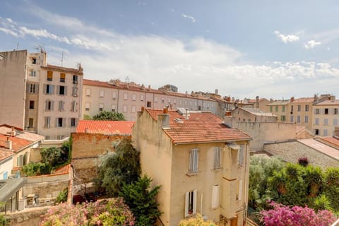 Appartement T3 en duplex, Marseille 7 Apartment in Marseille