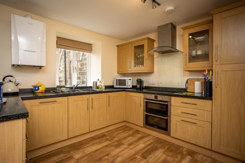 Swallow View, A Spacious Base with stunning views Apartment in Matlock