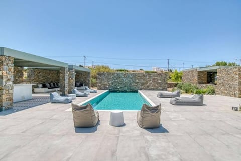 Day, Pool view, Swimming pool, sunbed