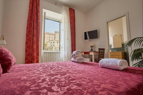 Bed, TV and multimedia, Photo of the whole room, Bedroom, hair dresser