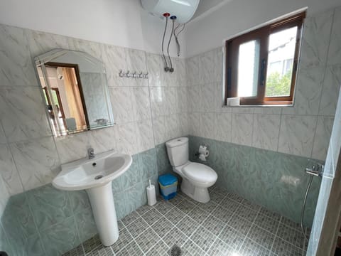 Luli Studios Apartment in Ksamil