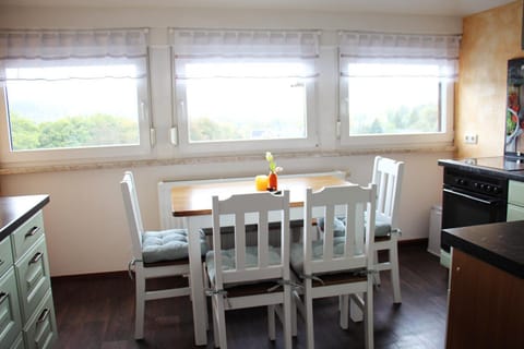 View (from property/room), Dining area, Food, heating, stove, kitchen
