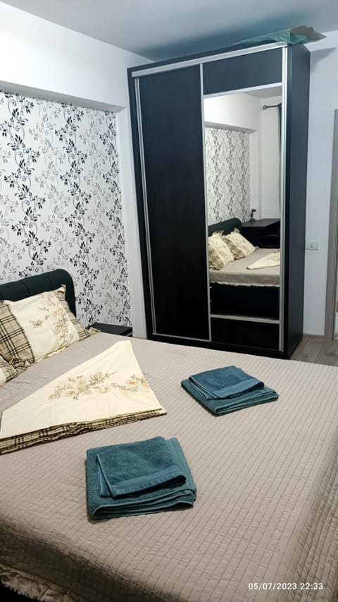 Bed, Photo of the whole room, Bedroom, towels, wardrobe