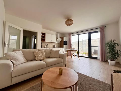TV and multimedia, Kitchen or kitchenette, Living room, Dining area