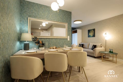 Living room, Decorative detail, Decorative detail, Seating area, Dining area, On site
