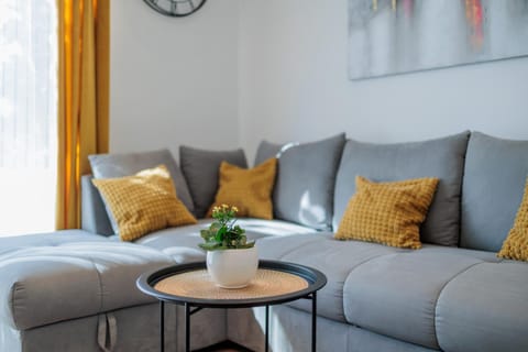 Sunny flower Apartment in Zadar