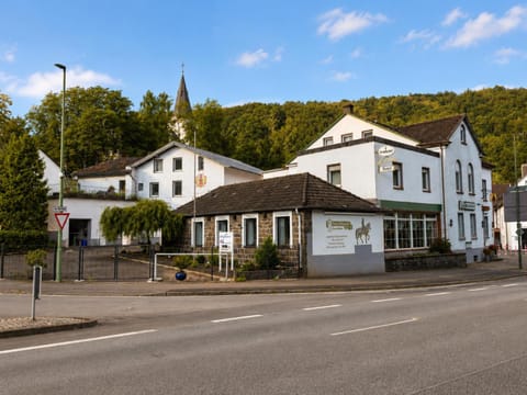 Property building, Day