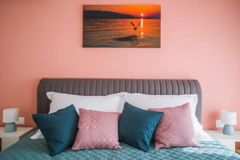 Bed, Decorative detail, Bedroom