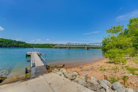 Fire Pit and Stunning Lake Views Shell Knob Home! House in Shell Knob