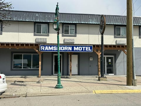 Property building, Location