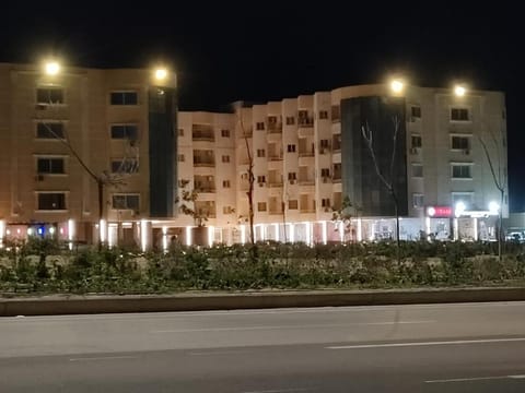Night, Street view, Location