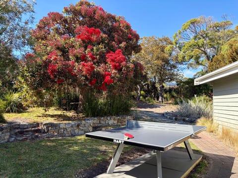 HEXAGON BEACH HOUSE Binalong Bay of Fires Views House in Binalong Bay