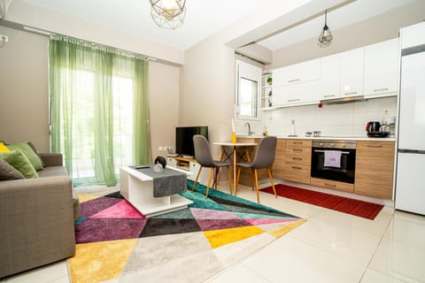 TV and multimedia, Kitchen or kitchenette, Living room