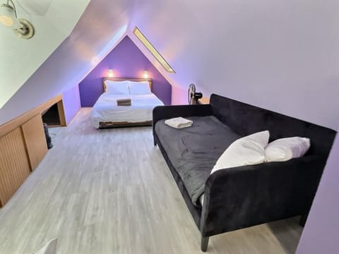 Bed, Seating area, Bedroom, towels