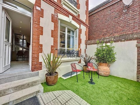Villa Victoria YourHostHelper Villa in Deauville