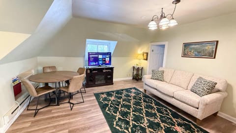 Historic Loft on top of The Governor's Mansion Apartment in Leadville