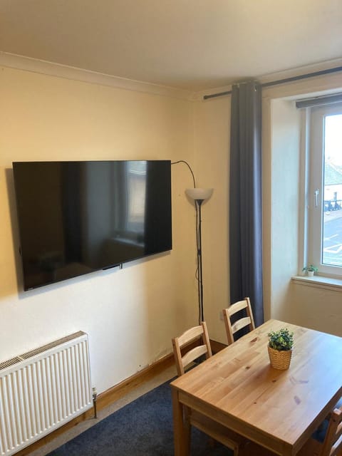 2 Bed Central Ness Apart - May Court Apartment in Inverness