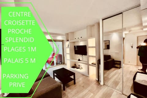 TOP Choice Dispo Cannes Croisette Hotel Majestic Plages 1mn Palais 5mn Villa in Mougins