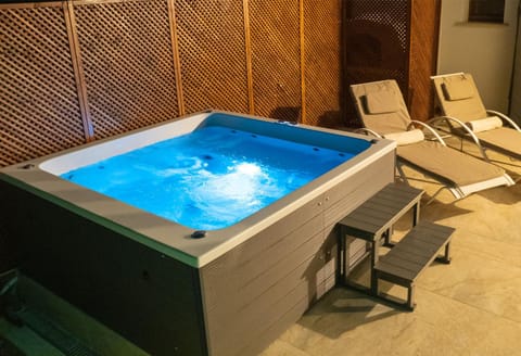 Hot Tub, Balcony/Terrace