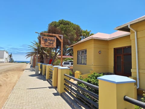 Property building, Facade/entrance