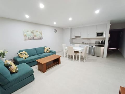Kitchen or kitchenette, Living room