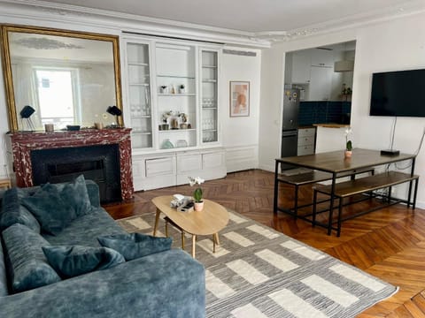 TV and multimedia, Living room, Dining area