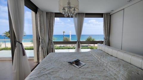 Bed, Bedroom, Sea view