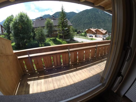 Balcony/Terrace, Mountain view