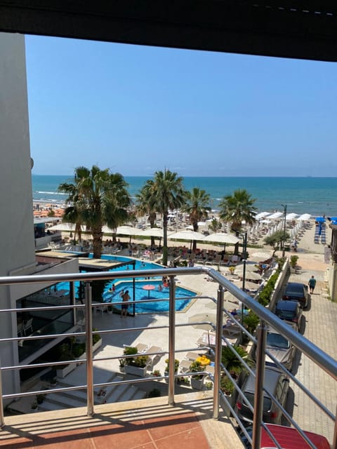 Day, Natural landscape, View (from property/room), Balcony/Terrace, Beach, Evening entertainment, Pool view, Sea view, Parking