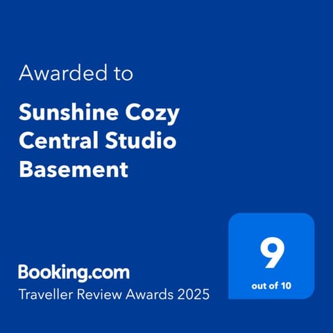 Sunshine Cozy Central Studio Basement Apartment in Heraklion
