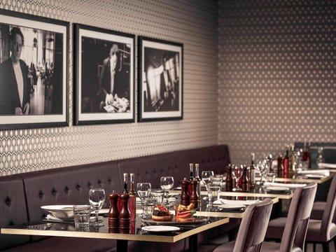 Restaurant/places to eat, Dining area, On site