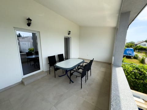 Balcony/Terrace, Dining area
